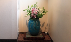 東京都江東区亀戸で行う上質な家族葬ならDEAR（ディア）／お花を飾る